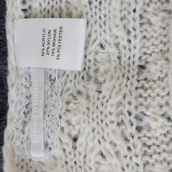 Scarf (New) - Picture 5 of 6